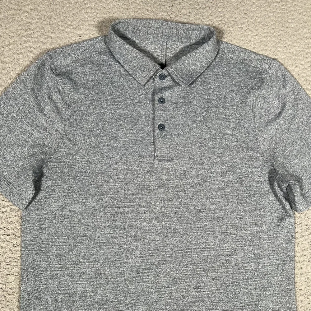 Lululemon Shirt Mens Small Blue Pique‎ Knit Golf Polo Casual Preppy Logo Stretch